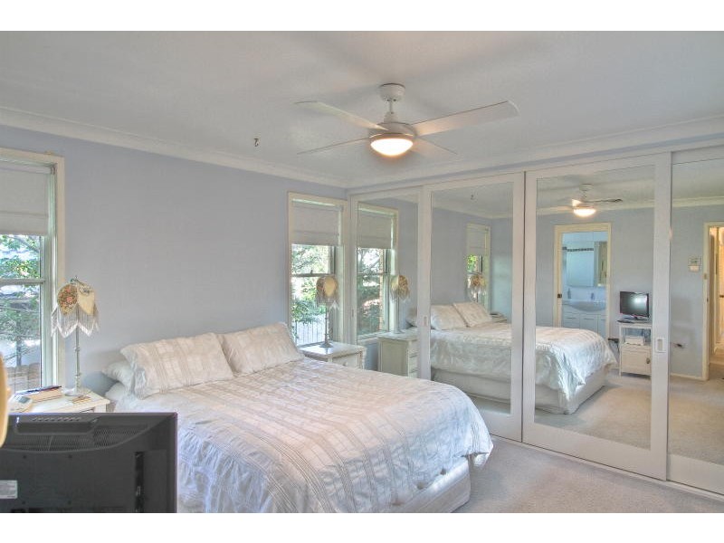 15 Burton Ave, Northmead NSW 2152