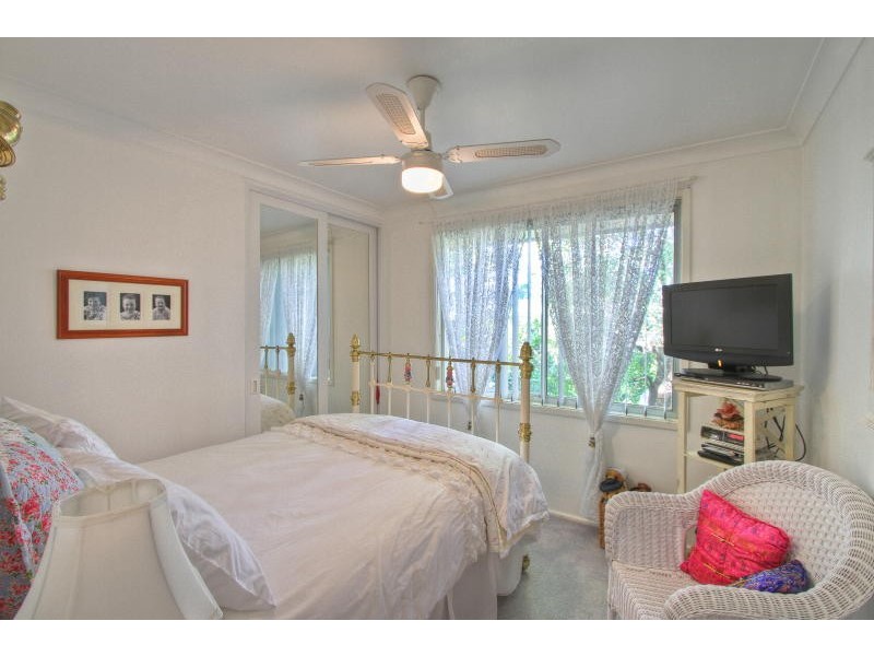 15 Burton Ave, Northmead NSW 2152