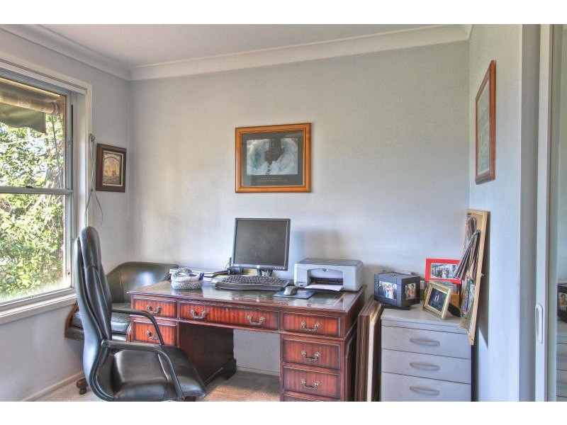 15 Burton Ave, Northmead NSW 2152