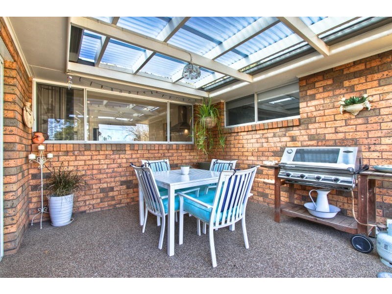 15 Burton Ave, Northmead NSW 2152