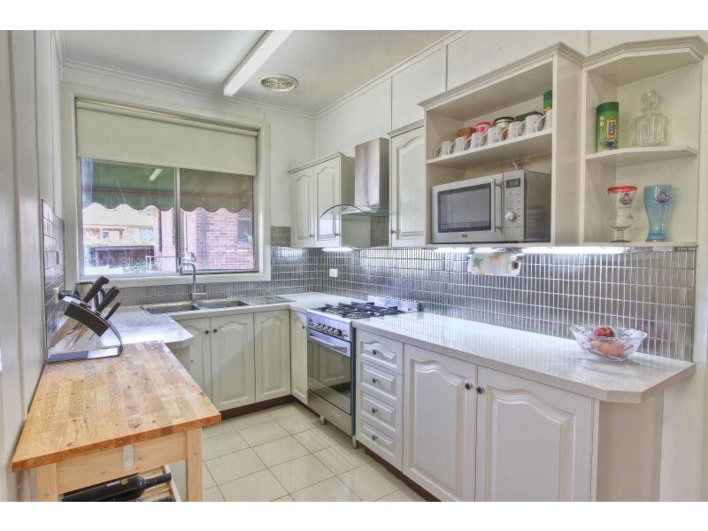 6 Greens Ave, Oatlands NSW 2117