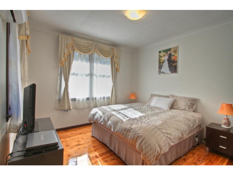 6 Greens Ave, Oatlands NSW 2117
