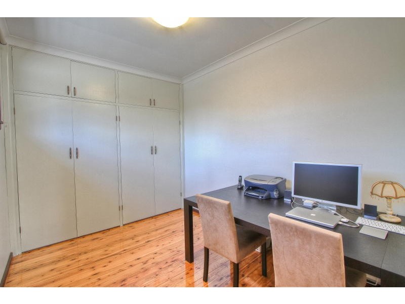 6 Greens Ave, Oatlands NSW 2117