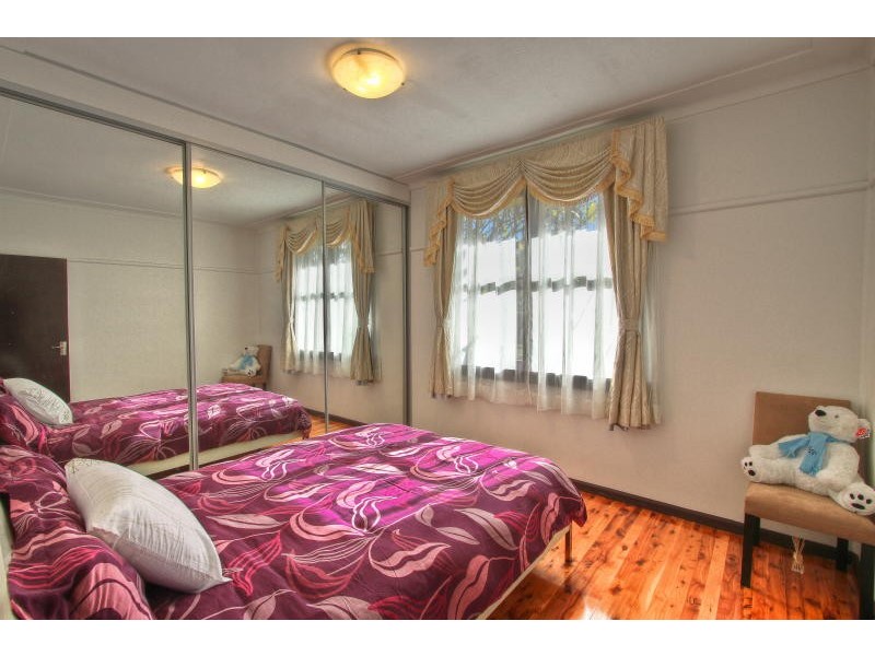 6 Greens Ave, Oatlands NSW 2117