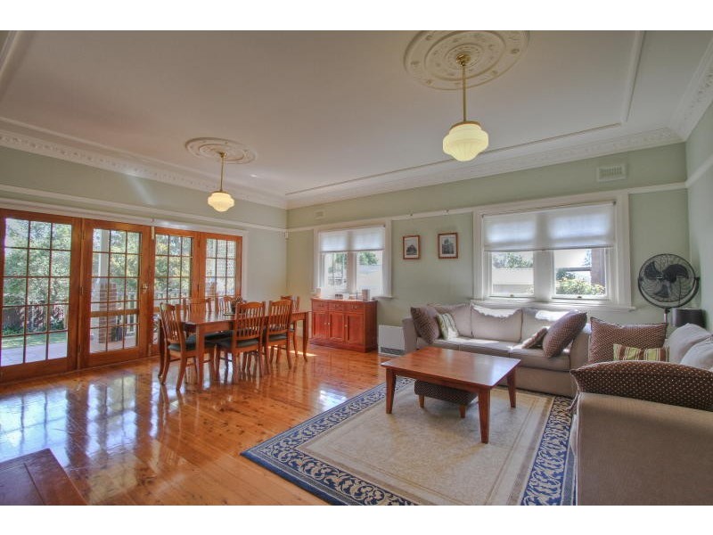 10 Wyena Road, Pendle Hill NSW 2145