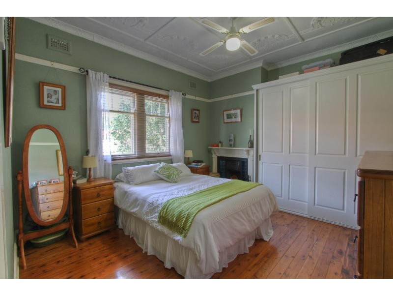 10 Wyena Road, Pendle Hill NSW 2145