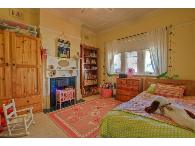 10 Wyena Road, Pendle Hill NSW 2145