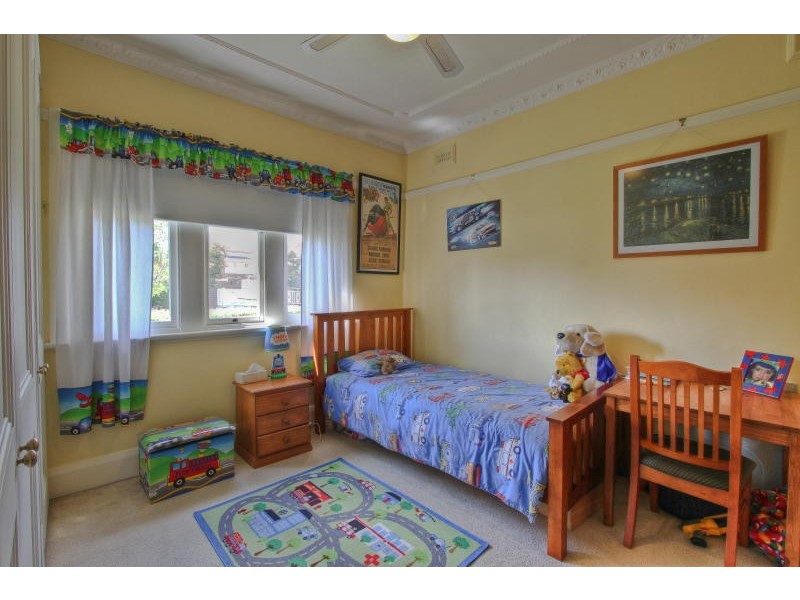 10 Wyena Road, Pendle Hill NSW 2145