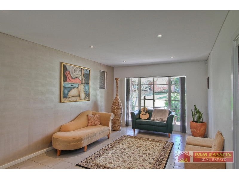 6 Oatlands Crescent, Oatlands NSW 2117