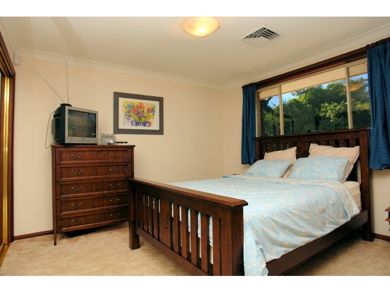 17b  Larnook Close, Oatlands NSW 2117