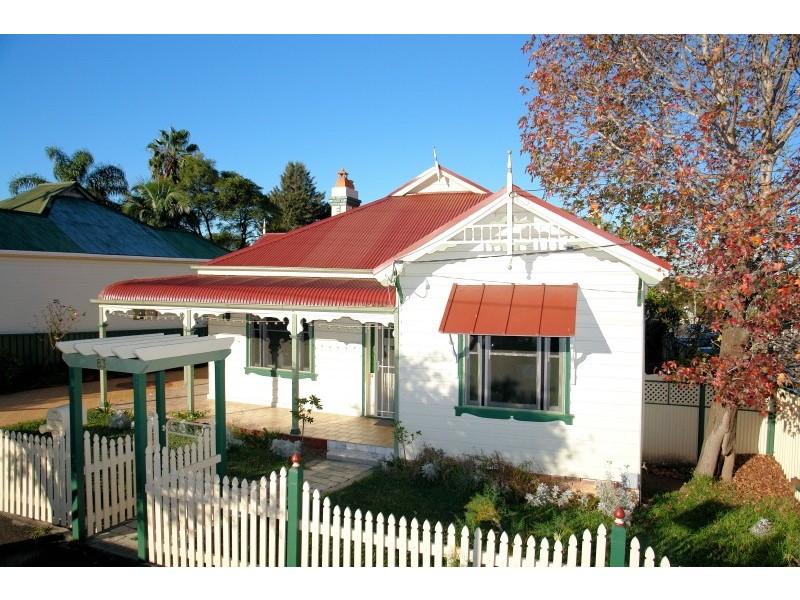 83  The Avenue, Granville NSW 2142