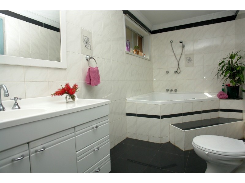 29  Allambie Ave, Northmead NSW 2152