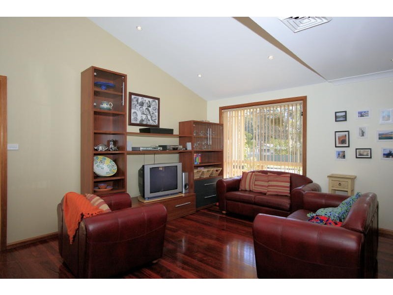 32b  Bulli Road, Toongabbie NSW 2146