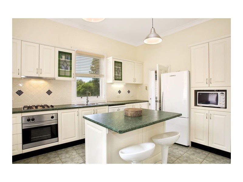 16 Holdsworth Avenue, St Leonards NSW 2065