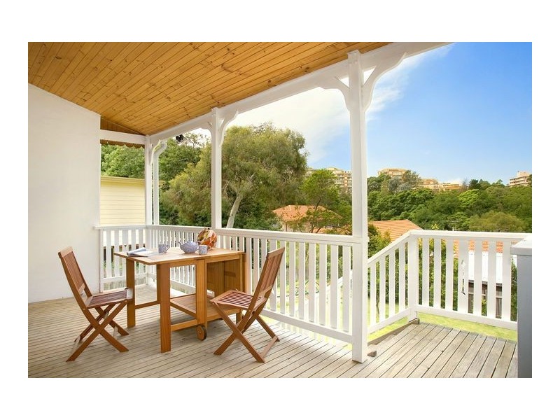 16 Holdsworth Avenue, St Leonards NSW 2065