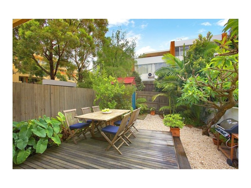 27 Lithgow Street, St Leonards NSW 2065