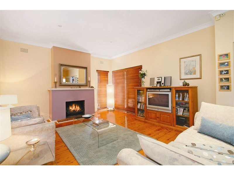 12 Hinkler Street, Greenwich NSW 2065