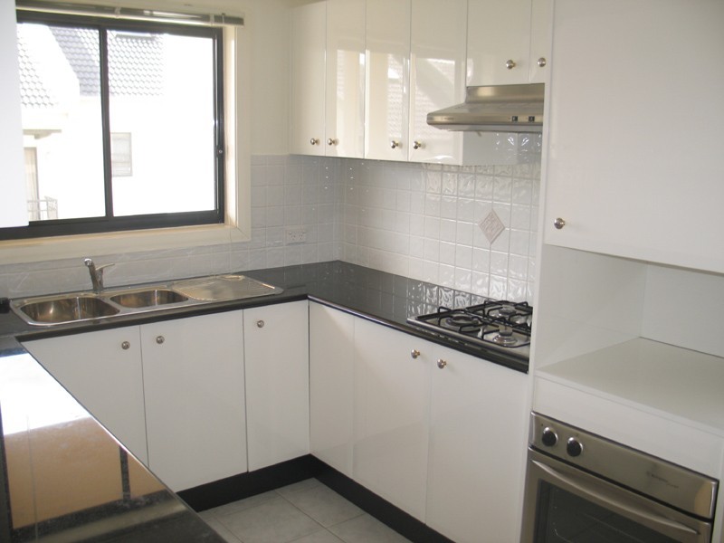 9/4  Taylors Drive, Lane Cove NSW 2066