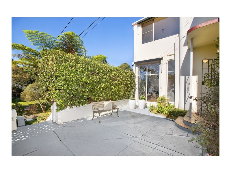 27a  Canberra Avenue, St Leonards NSW 2065