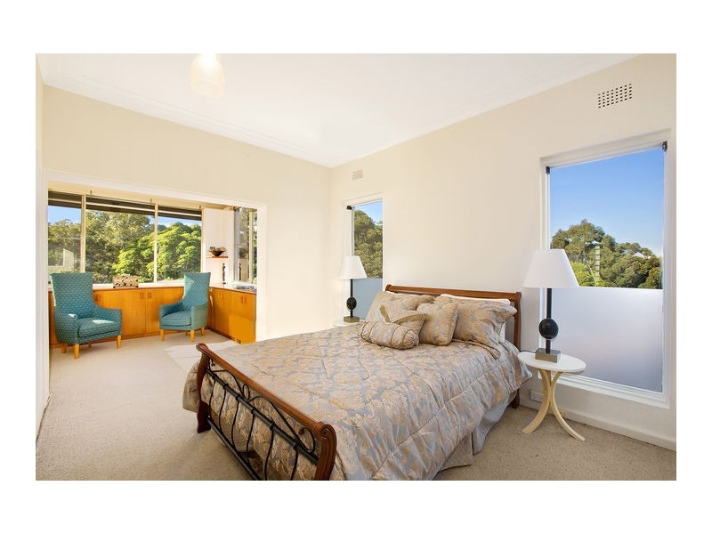 27a  Canberra Avenue, St Leonards NSW 2065