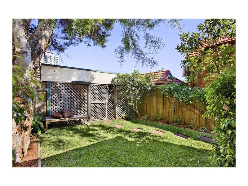 2 Plunkett Street, Crows Nest NSW 2065