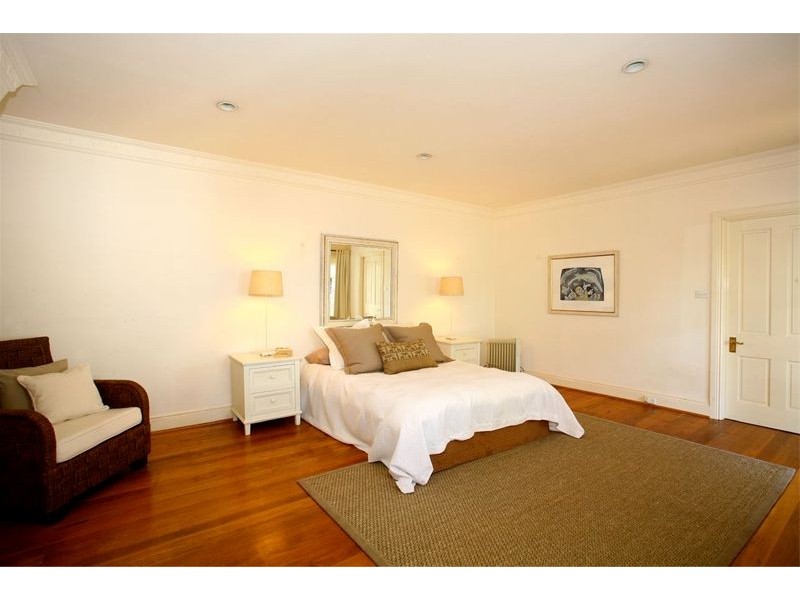 9 Hinkler Street, Greenwich NSW 2065