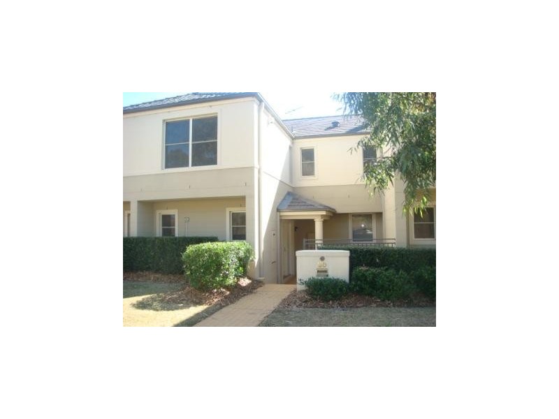 18 Jane Jarvis Way, Macquarie Links NSW 2565