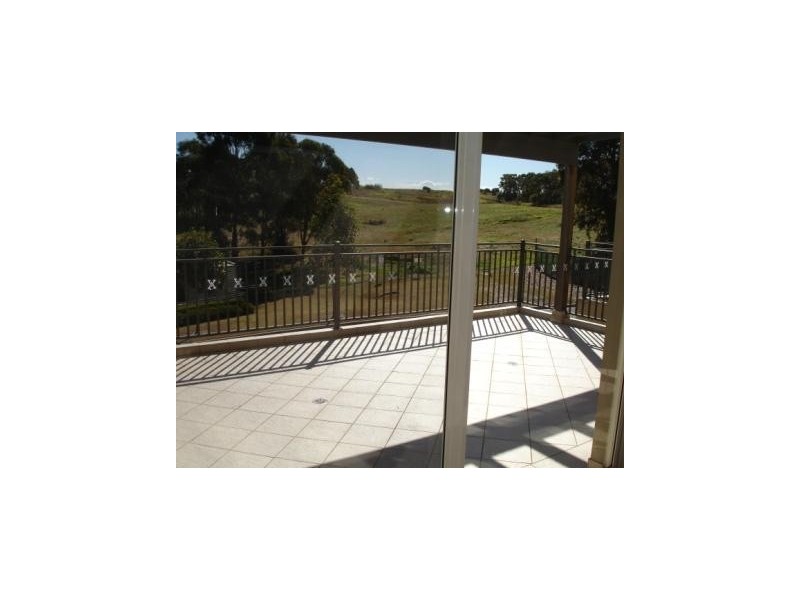 18 Jane Jarvis Way, Macquarie Links NSW 2565