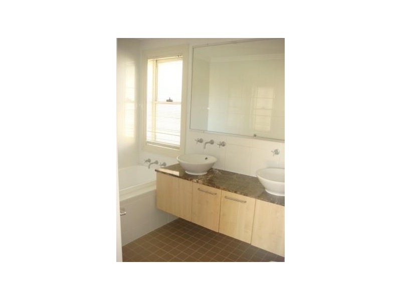 18 Jane Jarvis Way, Macquarie Links NSW 2565