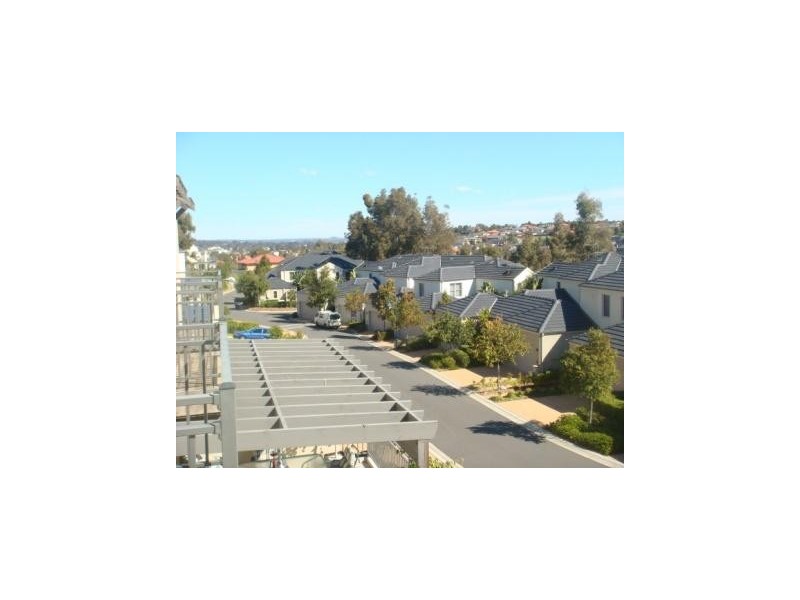 20 Jane Jarvis Way, Macquarie Links NSW 2565