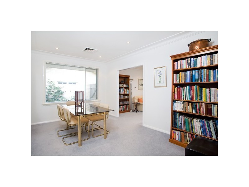 18 Flinders Ave, St Ives NSW 2075