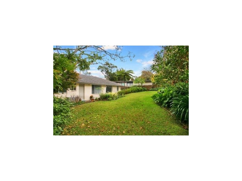 18 Flinders Ave, St Ives NSW 2075