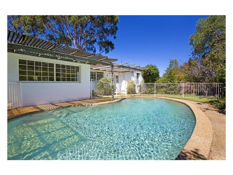 4 Acron Rd, St Ives NSW 2075