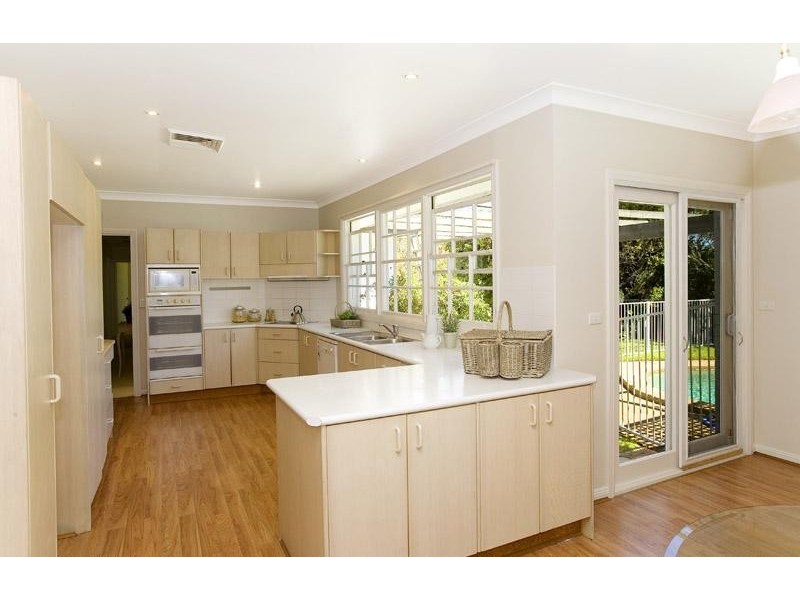 4 Acron Rd, St Ives NSW 2075
