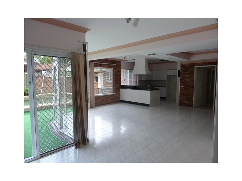 14 Kelvin Road, St Ives NSW 2075