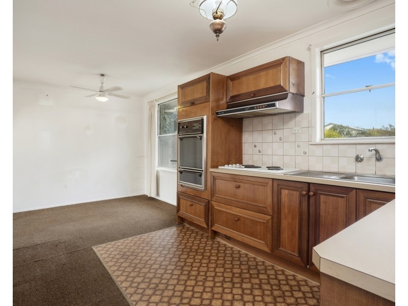 8 Sears Court, Colac VIC 3250