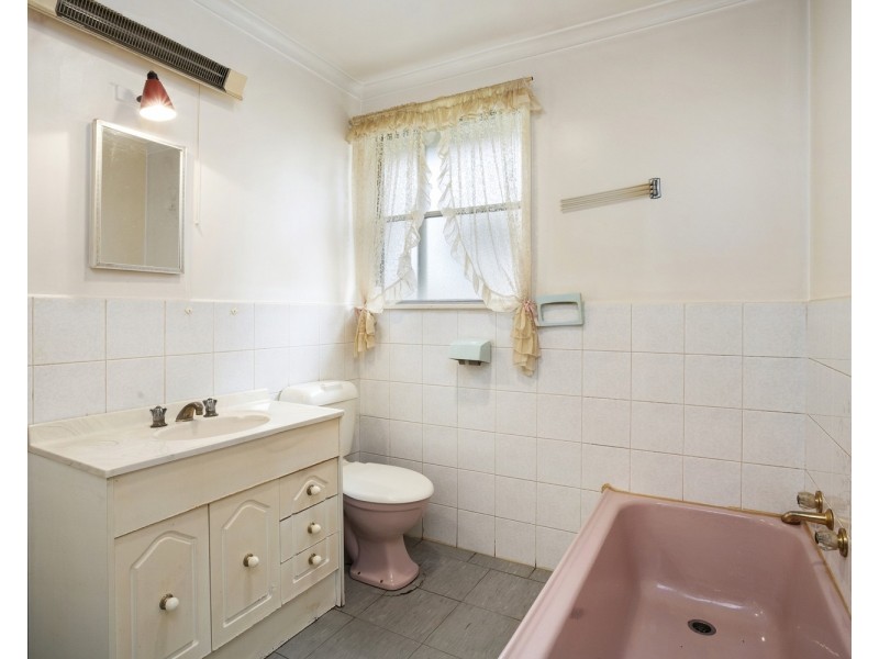 8 Sears Court, Colac VIC 3250