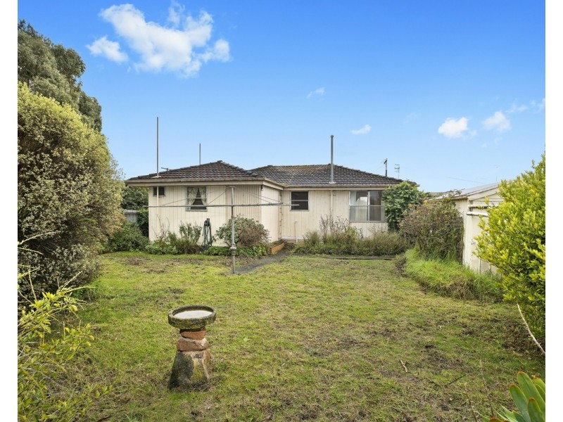 8 Sears Court, Colac VIC 3250