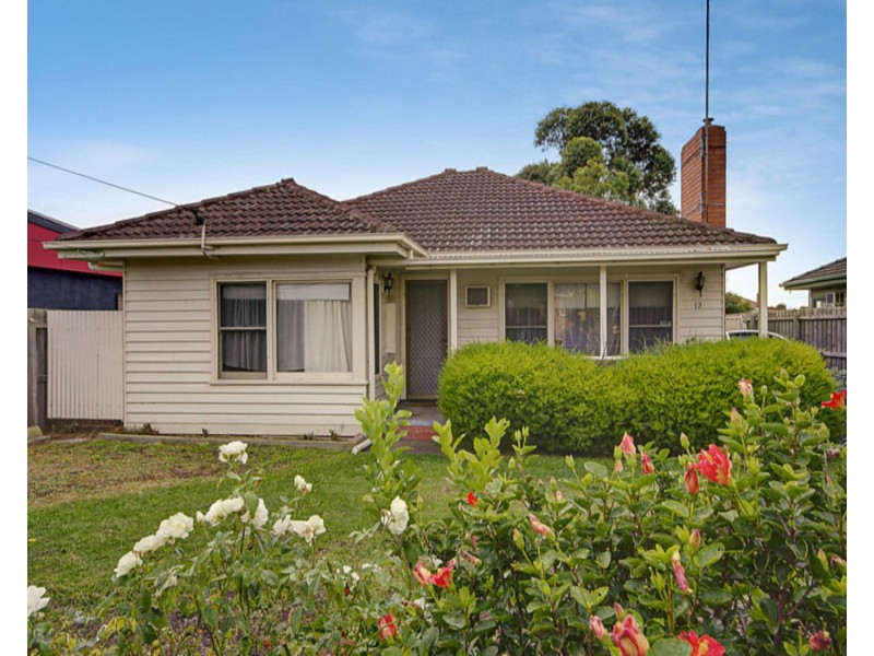 13 Cheltenham Road, Newcomb VIC 3219