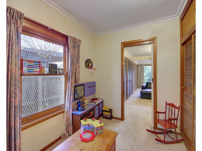 13 Cheltenham Road, Newcomb VIC 3219