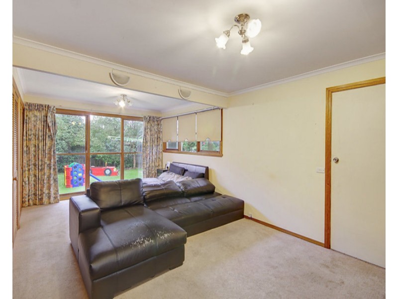 13 Cheltenham Road, Newcomb VIC 3219