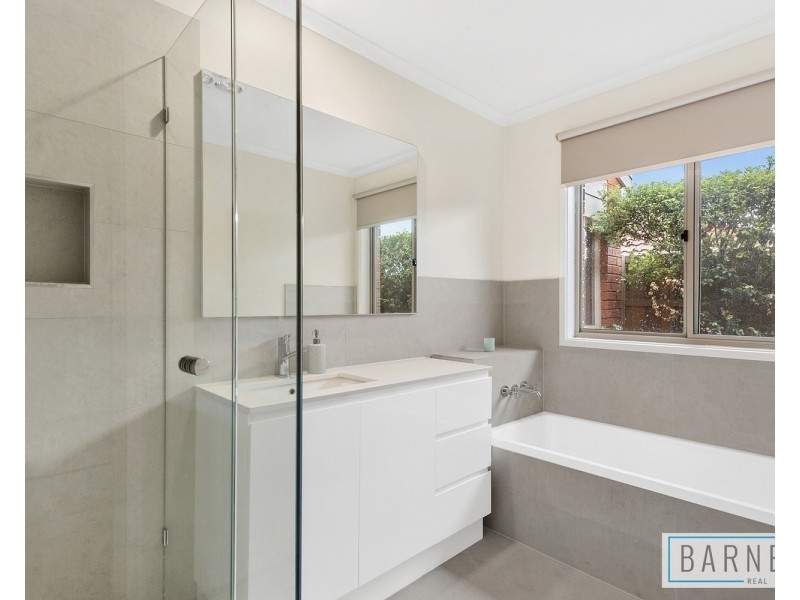 1/3 Natika Court, Grovedale VIC 3216