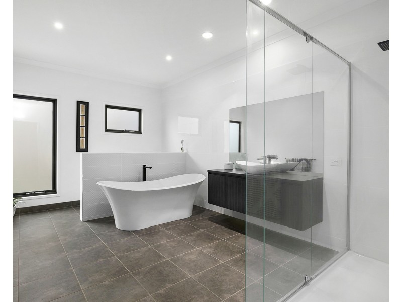 87 Rivergum Drive, Highton VIC 3216