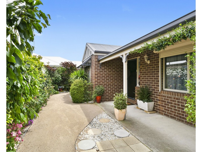 27A Charlotte Avenue, Newcomb VIC 3219