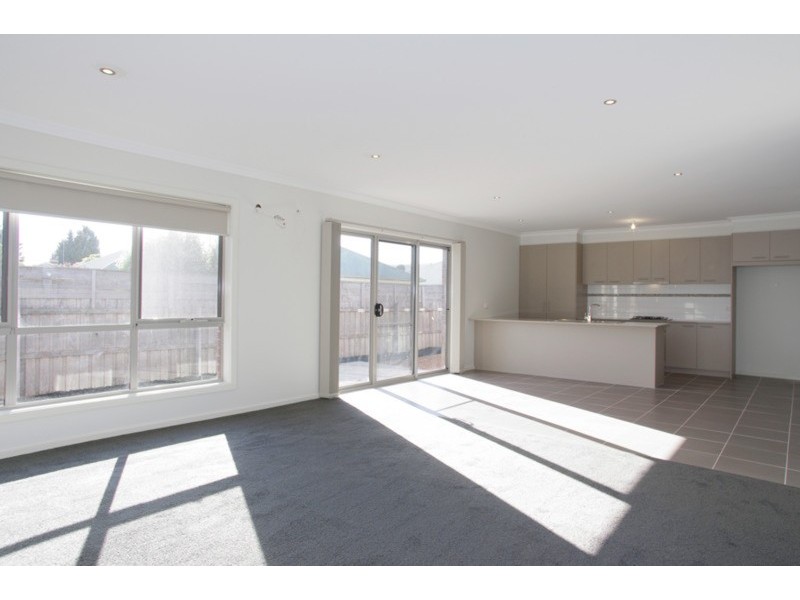 4/6 Koala Court, Whittington VIC 3219