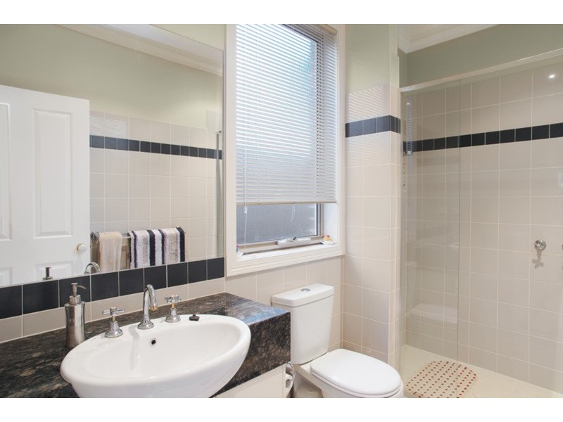 1/38 Vines Road, Hamlyn Heights VIC 3215