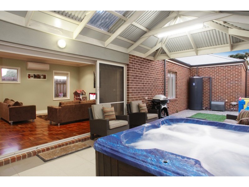 1/38 Vines Road, Hamlyn Heights VIC 3215