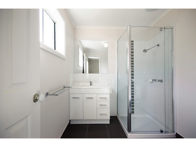 4 Phalaris Park  Drive, Lovely Banks VIC 3221