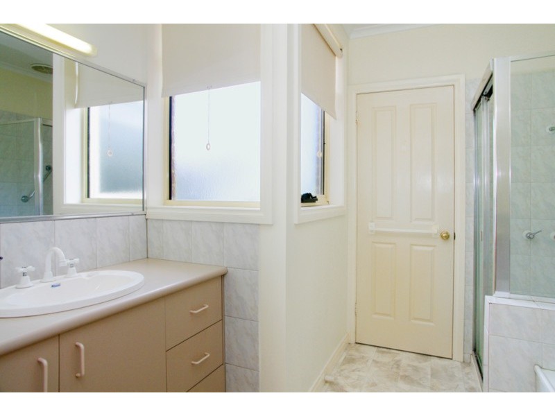 2/11 George Street, Belmont VIC 3216