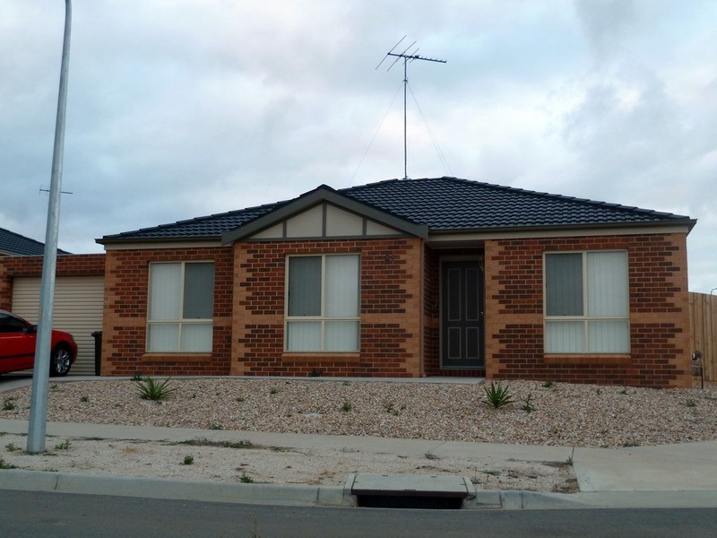 24 Mulholland Crescent, Grovedale VIC 3216